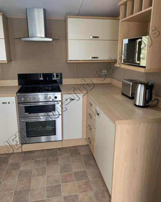 Jems Hot-Tub Getaways 8 Berth At Tattershall Lakes エクステリア 写真